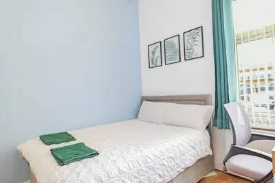 Image de 3 Double Bedrooms + Large Bathroom | Family & Group Friendly Home with Garden