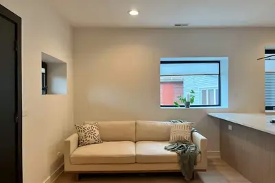 Image de Huron Oasis - Hardwired Internet I Keyless Entry