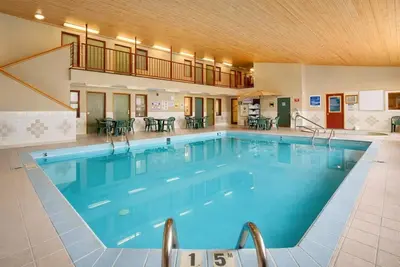 Image de Family-Friendly Room near Fort Totten | Free Parking & Indoor Pool Access