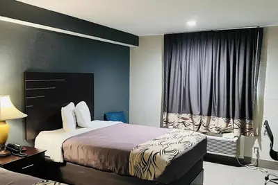 Image de 2 Relaxing Family-Friendly Rooms Perfect for your Weekend Stay | Onsite Bbq Area