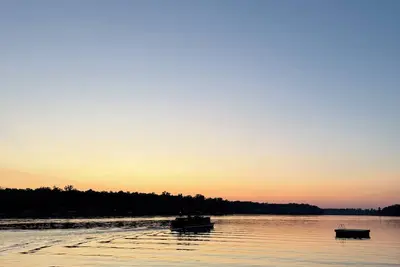 Image de Relaxing getaway at the Blake Lake House! Lakefront cabin getaway!