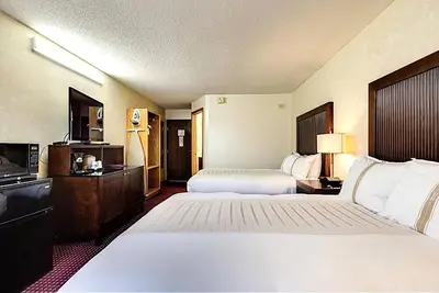 Image de 2 Welcoming Rooms Near Historic Fort Totten | Pet Friendly, Free Parking, Pool