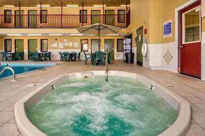 Image de 3 Pet- Friendly Rooms near Ruger Park | Minutes from Airport | Free Parking!