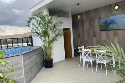 Image de 2 pisos con parrilla y terraza