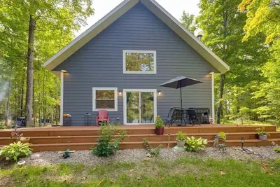 Lakefront home with, dock, kayaks, paddle boards, fire pit & more