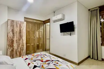 Image de Hotel in Granada, Cali - Comfort and strategic location - Turismo y Negocios