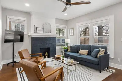 Image de New-Beautifully Renovated Beltline Home | Walk, Dine, Explore