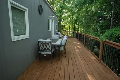 Image de Peaceful 2-bedroom Tiny Home in charming Anderson On Lake Hartwell - Papa Bear