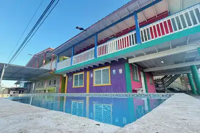 Image de Vibrant Townhouse | Pool, Near Ocean & Attractions