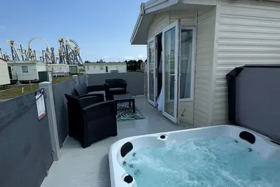 Image de Fantasy Island Resort - The Sierra with Private Hot Tub - Eastgate E5