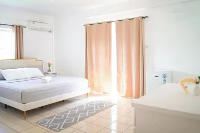 Image de Spacious Private 3br Villa Apartment w/ Pool, Gazebo – Safe & Walkable Location