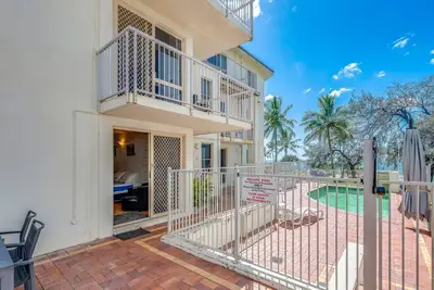 Shoreline Apartments - Unit 9b