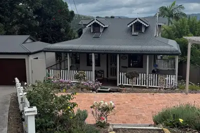 Image de Carrington cottage. Acreage charm home looking for 6 month stay.