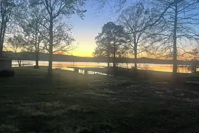 Image de Waterfront 3-bedroom house in tranquil Many. Brand new boat dock ready for use