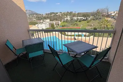 Petit cocon dans résidence au calme avec piscine