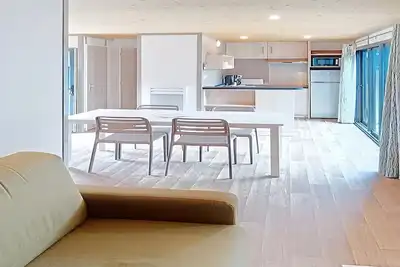 Image de Villa avec terrasse privée et vue sur le lac