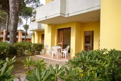 Image de Appartement parfait avec accès au jardin et à la piscine