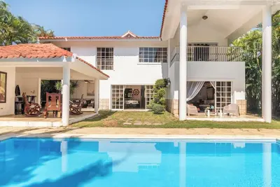 Image de Private Villa w/ Pool &Daily Cleaning| Sleeps 12