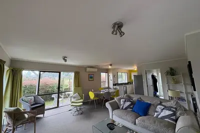 Image de Coastal Escape in Raumati South