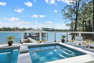 Image de Coastal Serenity on Palmetto Creek-Boaters Heaven-High-end Luxury