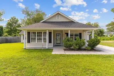 Image de We Love Dogs - No Pet Fees - Near Wrightsville Bc