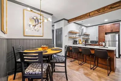 Image de Carolina Condo - Pets Welcome - Walkable Downtown