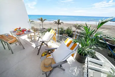 Image de 1. 7 Amapola Waves- newly refurbished, opposite the p