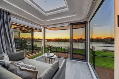 Image de Le Bateau 7 - A Unique Stay by San Jacinto River