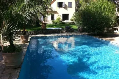 Image de Gite Dans Mas Provencal Avec Piscine Privative