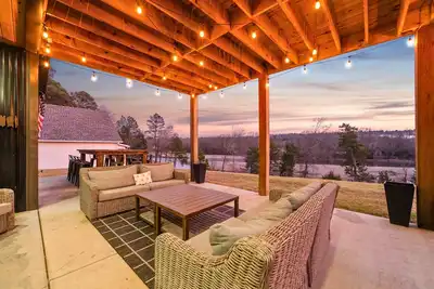 Image de Private Dock & Pool | Volleyball | Sleeps 24!