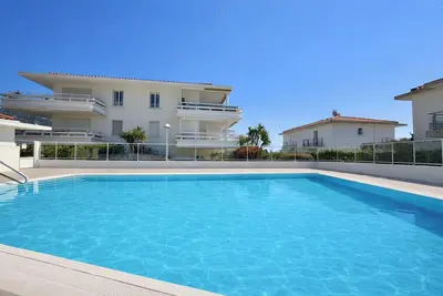 Image de L'Azuréa • Piscine • Près des plages et du Port