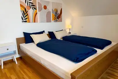 Image de 3 bedrooms • 5 min to the city & university hospital 1km away - quiet