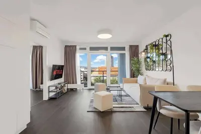 Urban White Oasis in Centre