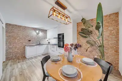 Image de Unique Designer Apartment Near Center