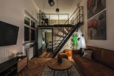 Image de Central Designer Loft - Modern & Chic