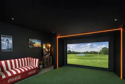 Image de Playhouse Retreat - 4br, Hot tub, best location!