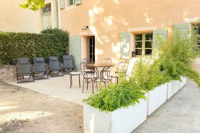 Image de Appartement en Provence, au pied du Mont Ventoux - Château Juvenal