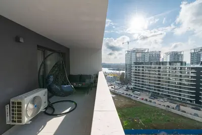 Private, quiet, fully equipped apartment – includes parking