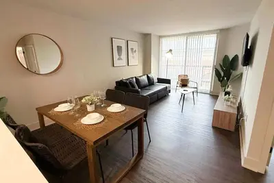 Image de Perfectly Located Apt | Steps to Metro & More