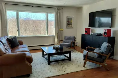 Image de Serene 3-bedroom house with Ac  - Minutes to Stowe - Eco/Organic - Mountain View