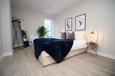 Image de New! Sleek and Modern 2br Home near City Centre