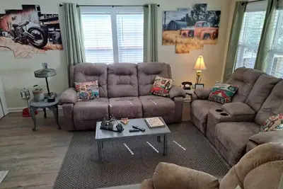 Image de Creekside Garage Getaway