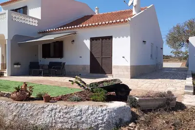 Image de A country house near the beach - a place of pure peace, harmony and silence.