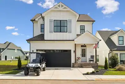 Image de Lake Days Made Easy w/ 3 Pools, Golfcart & Marina