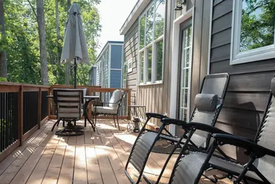 Image de Terrific 2-bedroom Tiny Home in friendly Anderson on Lake Hartwell - Saddle