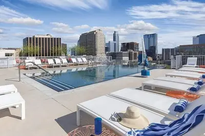 Image de 3br Presidential | Rooftop Pool | Downtown Austin