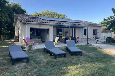 Image de Maison de vacances 'Gîte de Gabi' avec terrasse privée, Wi-Fi et climatisation