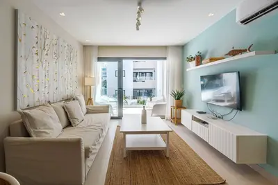 Boho Luxe 2br w/pool + 3 min walk to beach