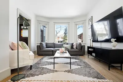 Image de Beautifully Updated Osborne Character Home | 3 Bed | 2 Bath |