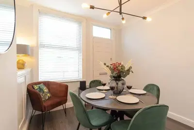 Image de Stunning Branston House with garden